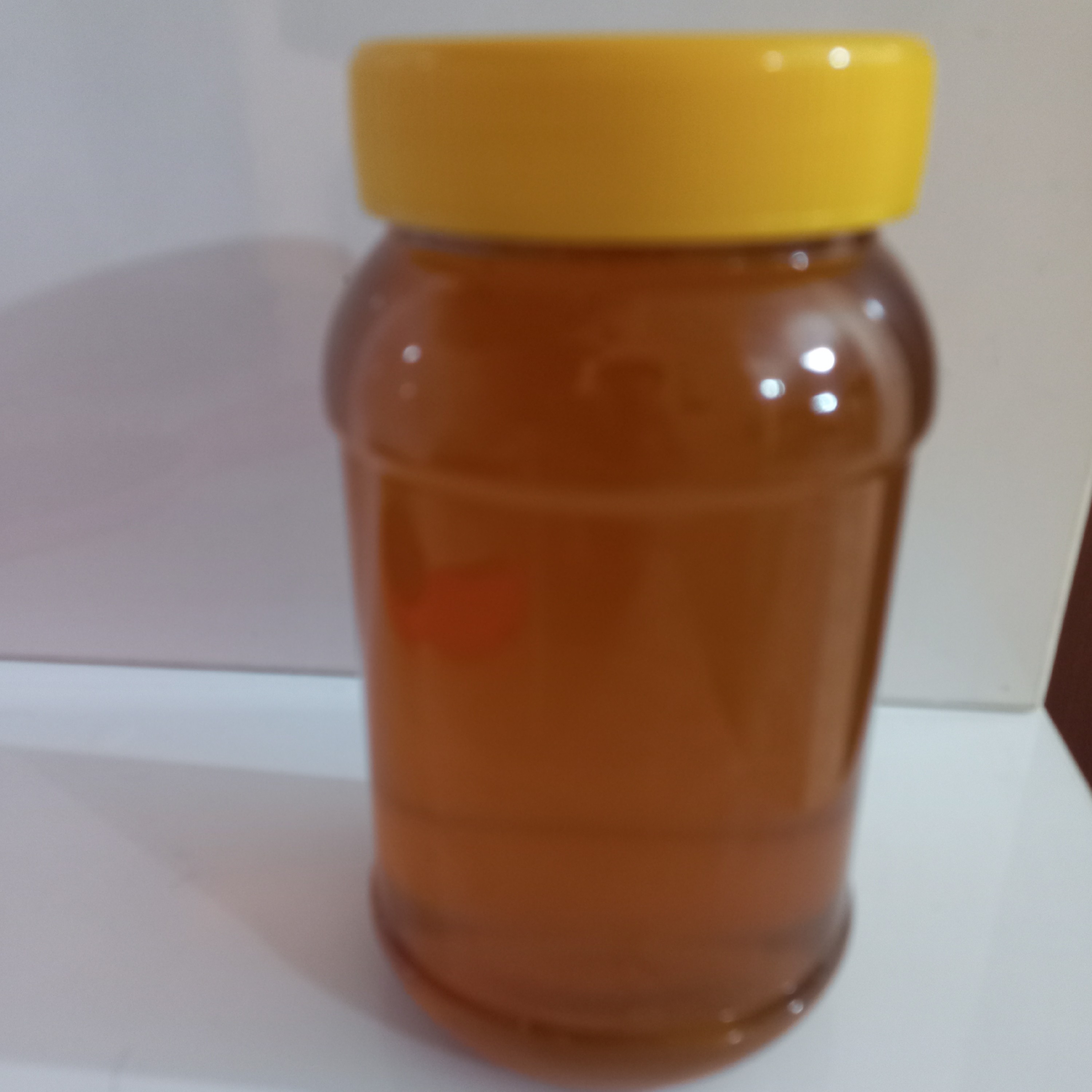 عسل طبیعی چهل گیاه با ساکارز یک وشش دهم درصد مستقیم از زنبوردار
