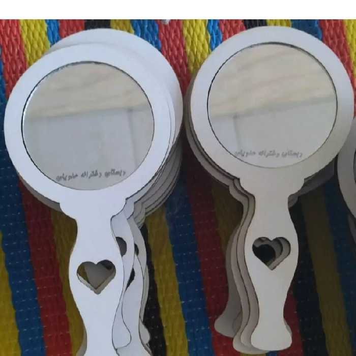 آینه دسته دار