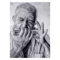 تابلو نقاشی سیاه قلم طرح پیرمرد ساز زن