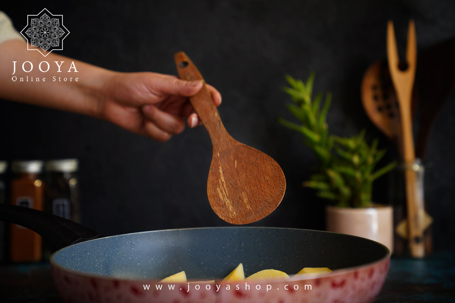 قاشق خورشتی از جنس چوب راش