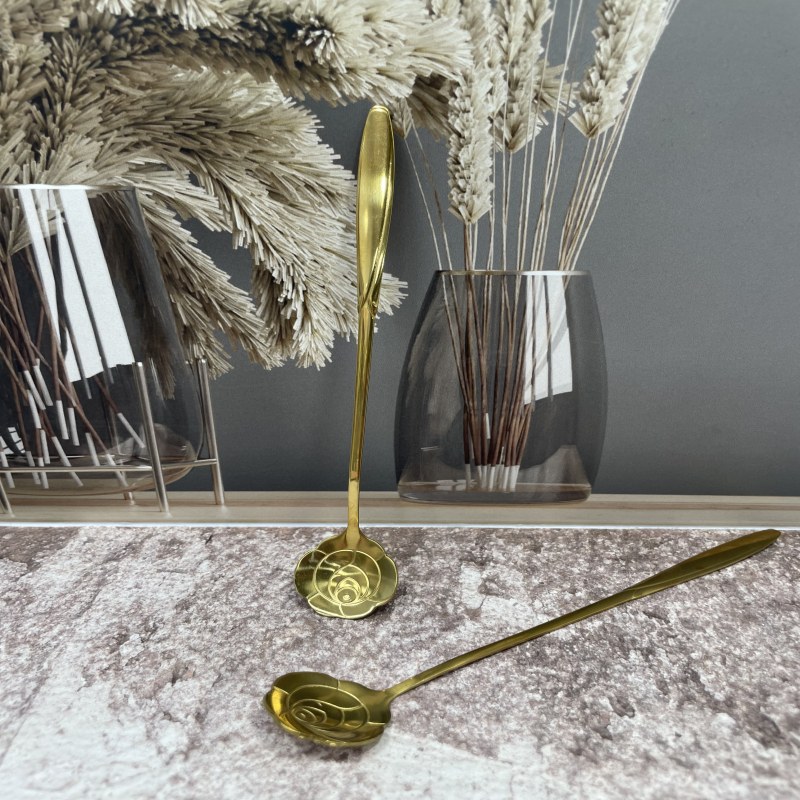 قاشق  شربت  خوری   طرح   گل  طلایی  رنگ  