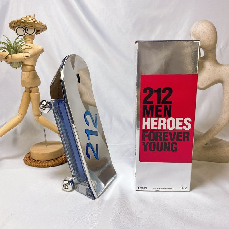 10 گرم عطر کارولینا هررا 212 مردانه هیروز Carolina Herrera 212 Men H خلوص 100 درصد