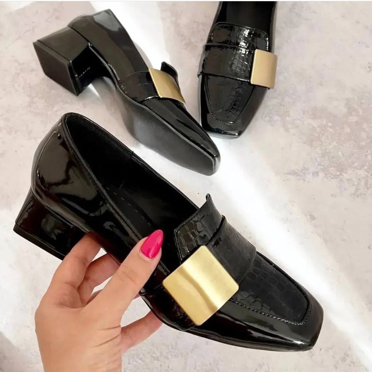 کفش یراق مربع