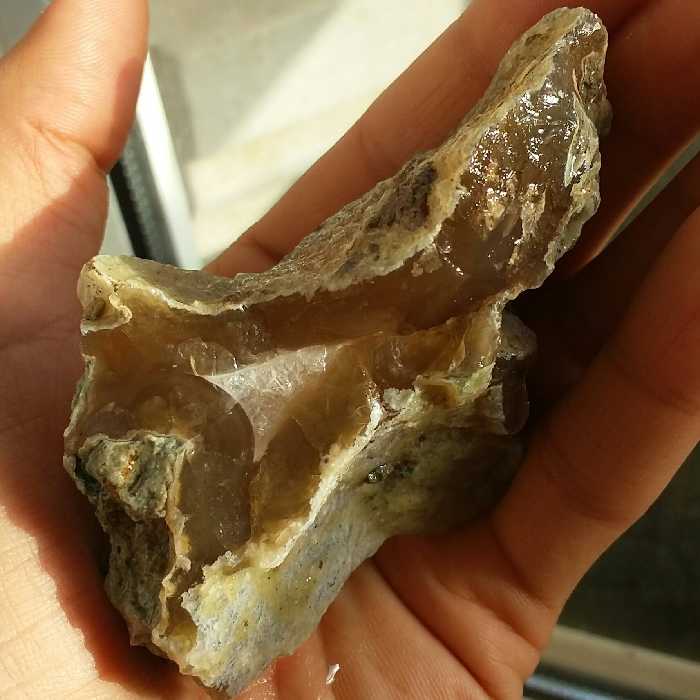 سنگ راف عقیق عسلی خرمایی خارق العاده خاص محشر دیدنییی
100درصد طبیعی
شاهکار خلقت با قابلیت ساخت چندین نگین ارزشمند