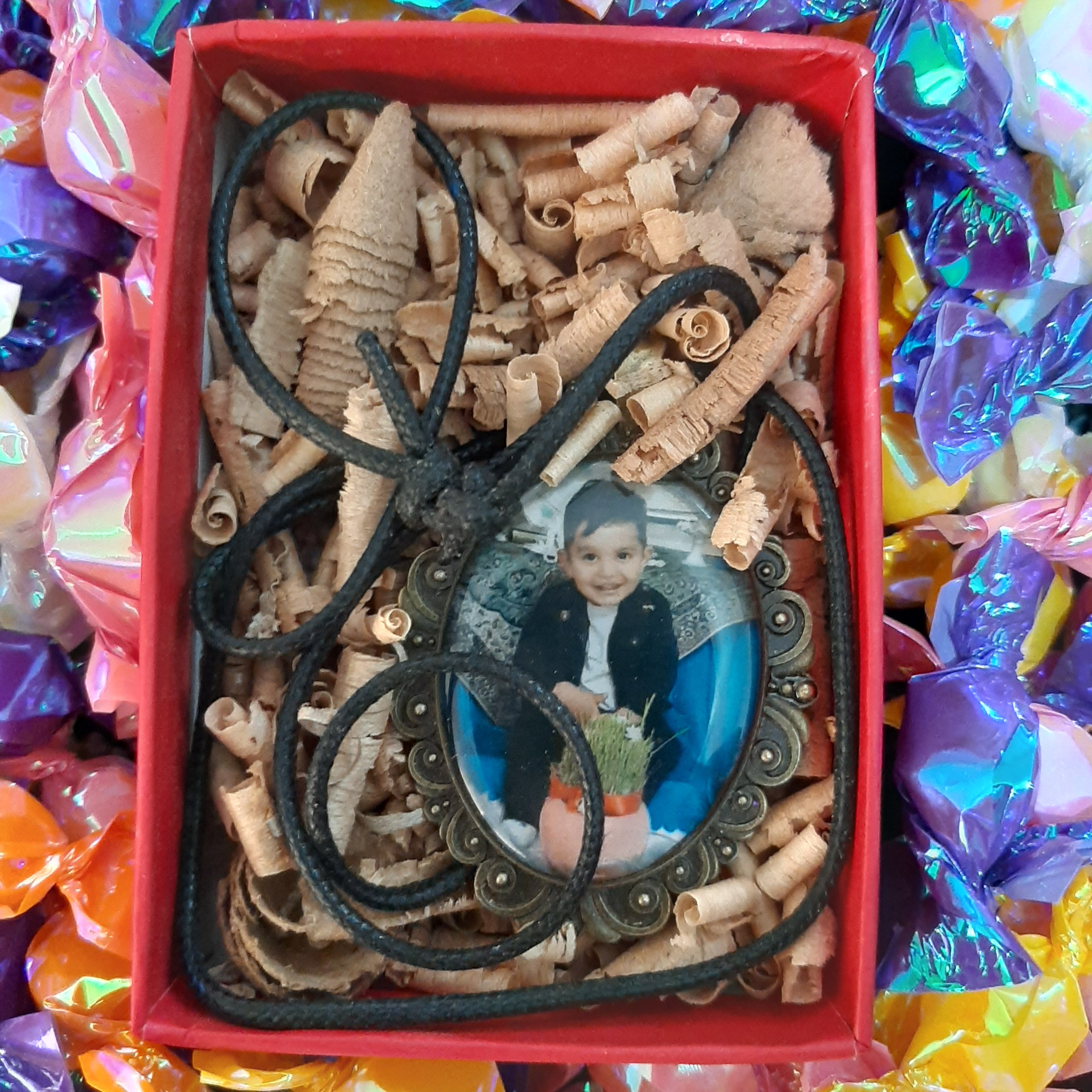 گردنبند عکس رزینی با عکس عزیزان شما