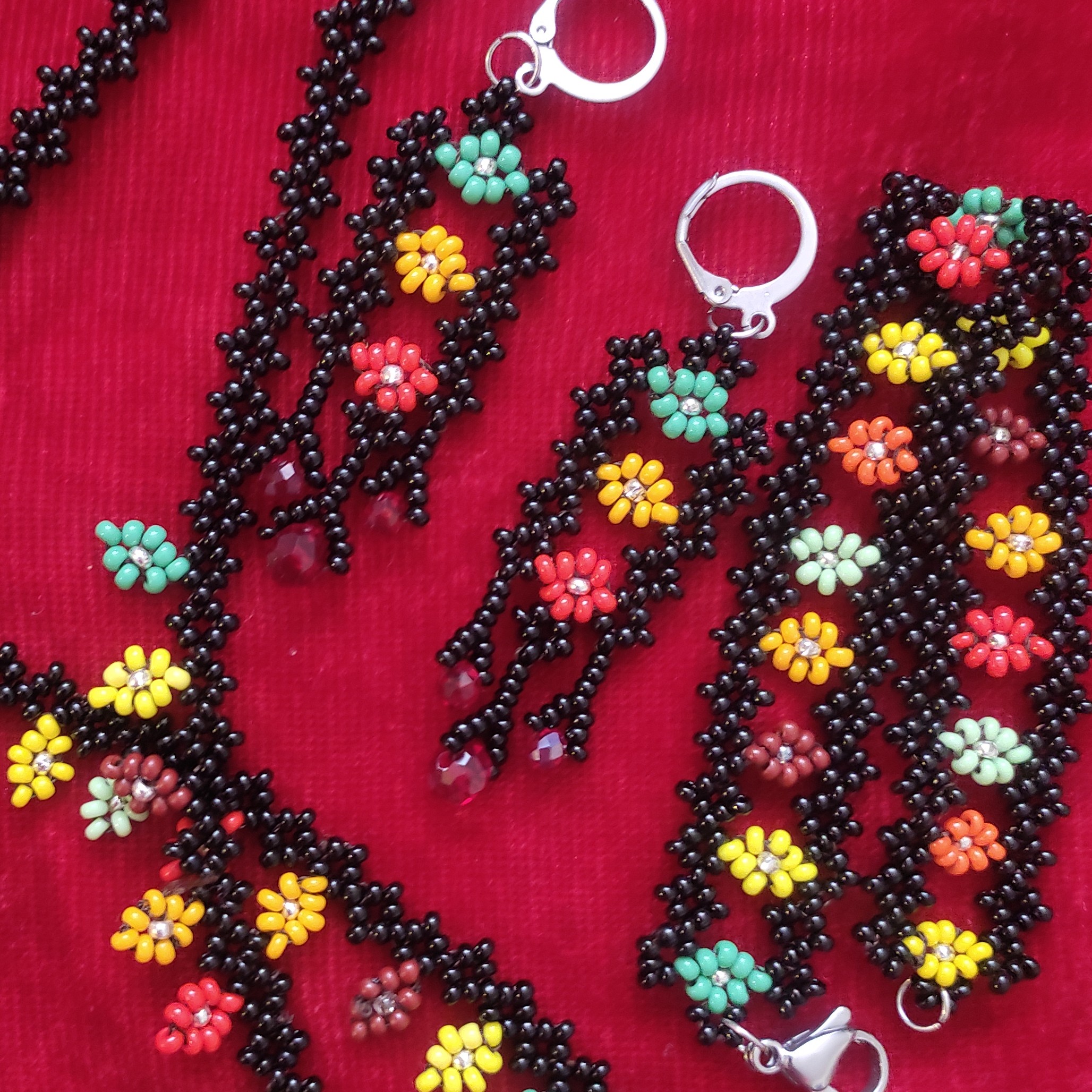 ست منجوقی طرح برگ پاییزی