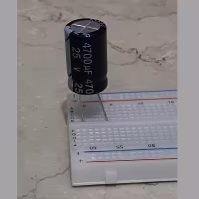 خازن الکترولیت 4700 میکرو فاراد کد 25