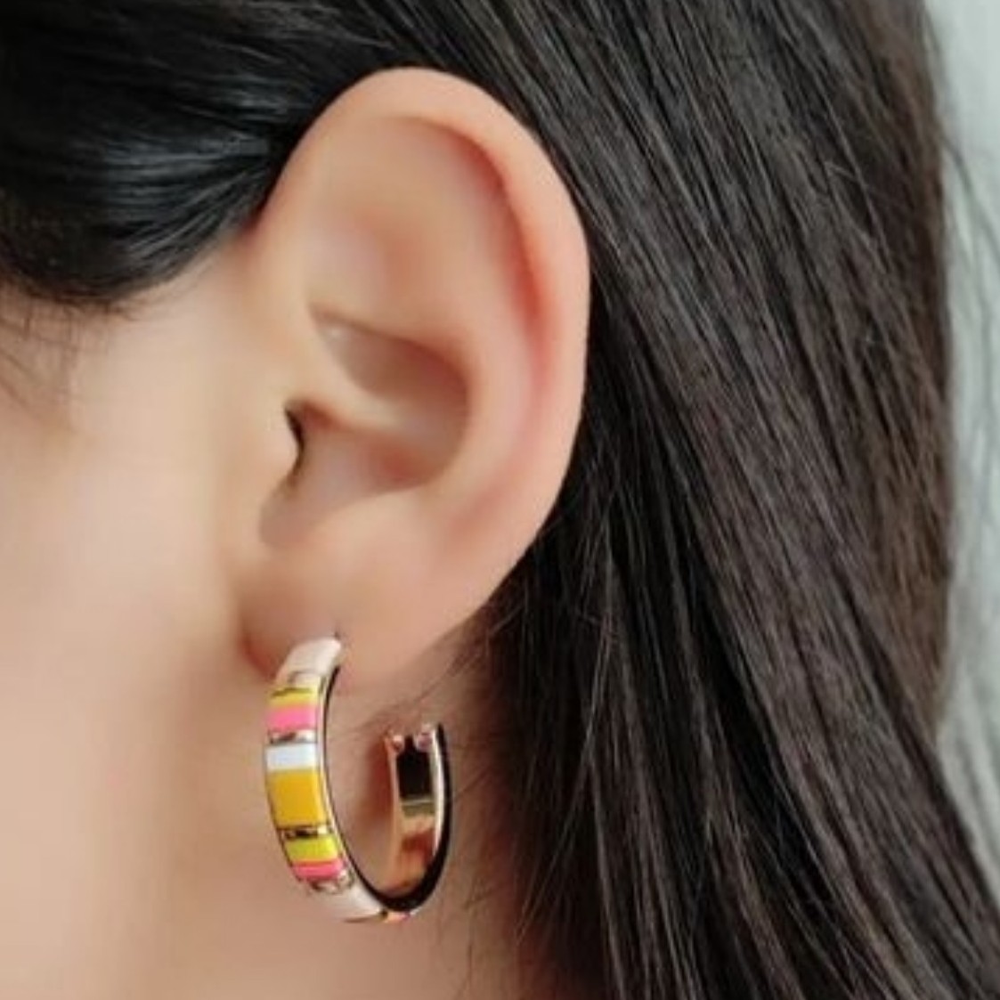 گوشواره حلقه ای رنگی گوشواره زنانه گوشواره استیل ضد حساسیت گوشواره رنگی گوشواره رنگین کمانی گوشواره حلقه ای طلایی