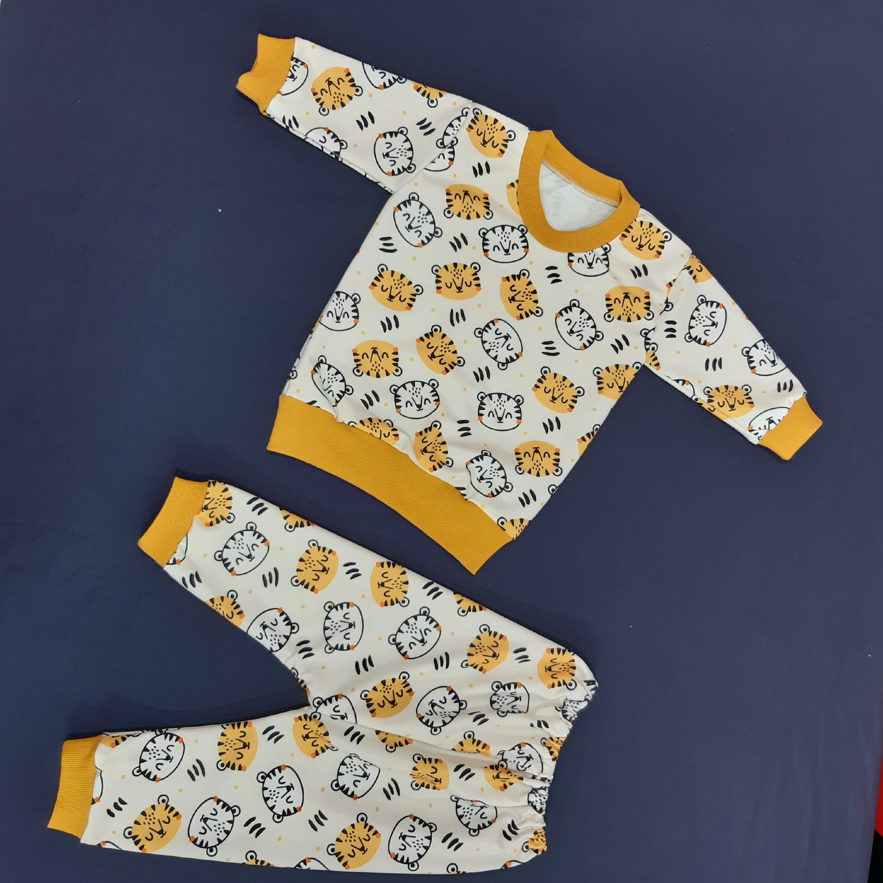 ست بلوز و شلوار نوزادی مناسب پاییزه با ارسال رایگان