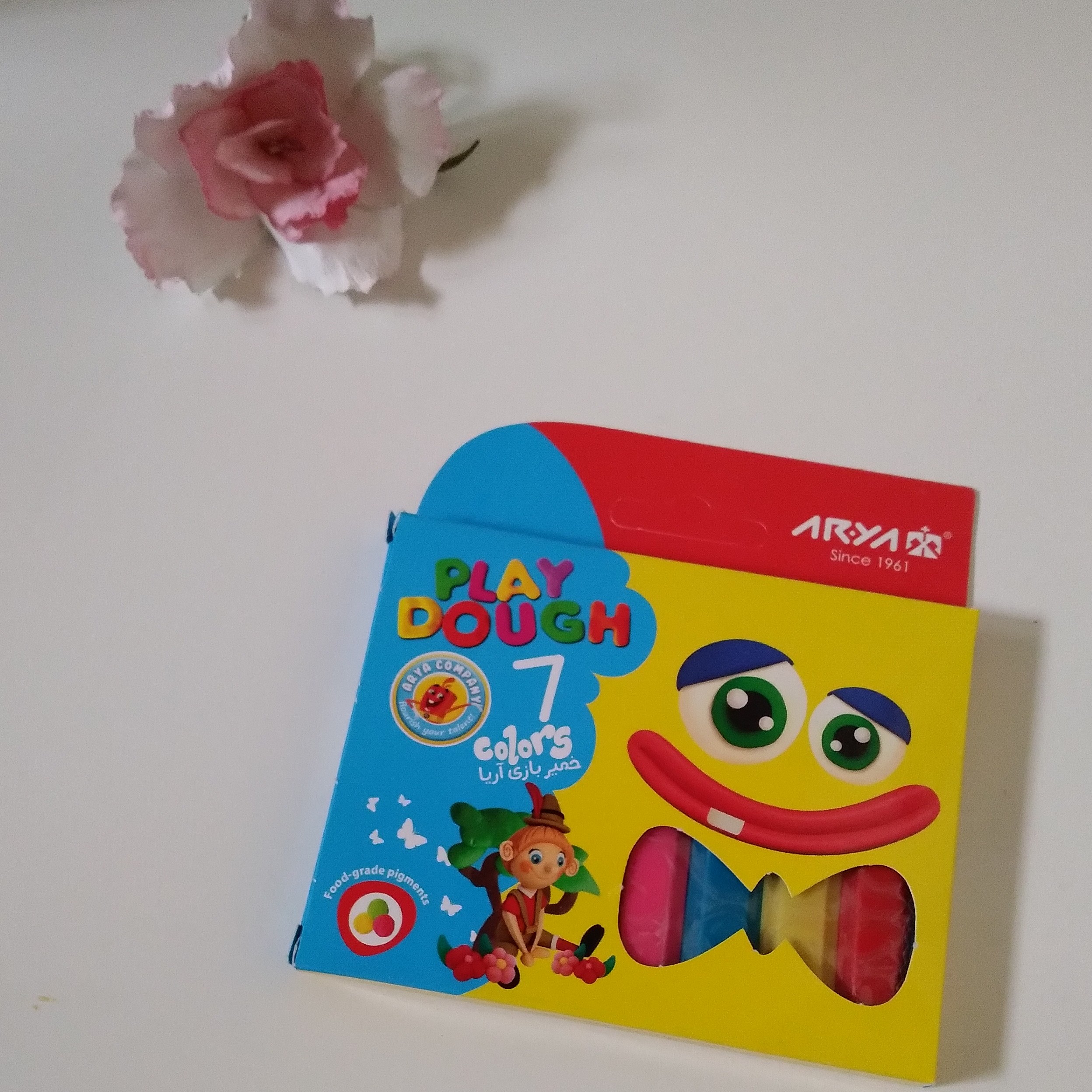 خمیر بازی 7 رنگ اریا جعبه مقوایی 