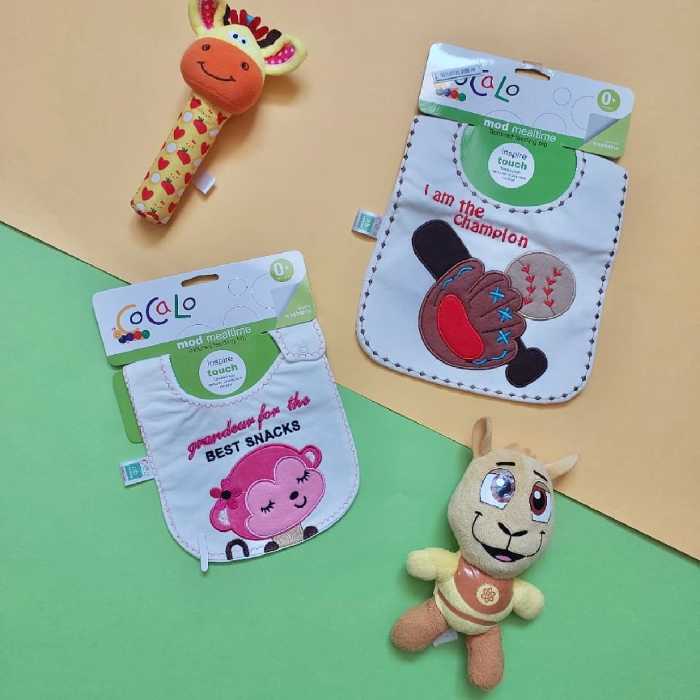 پیشبند غذاخوری کودک کوکالو در دو طرح سفیدو شیری رنگ