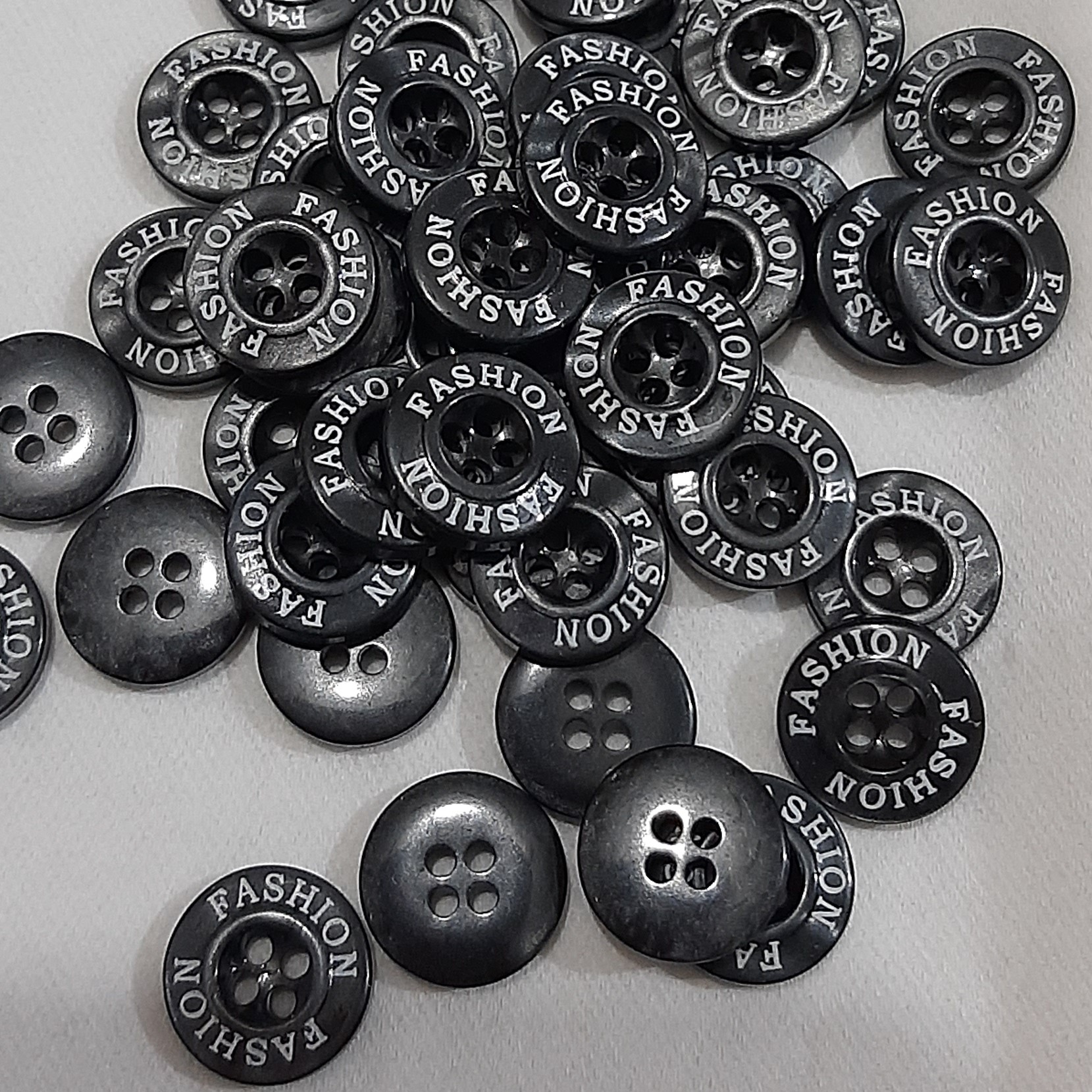 دکمه پیراهن مردانه فشن. رنگ   مشکی 