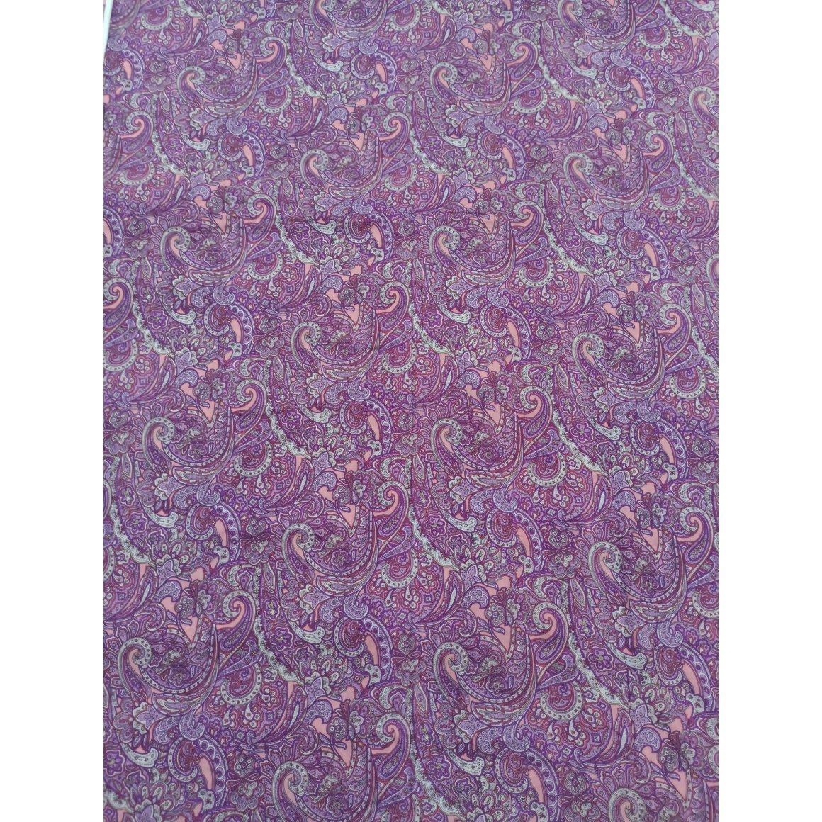 پارچه وارداتی نخی کیفیت اعلا3مترو65سانت عرض 1مترو10سانت کد21
