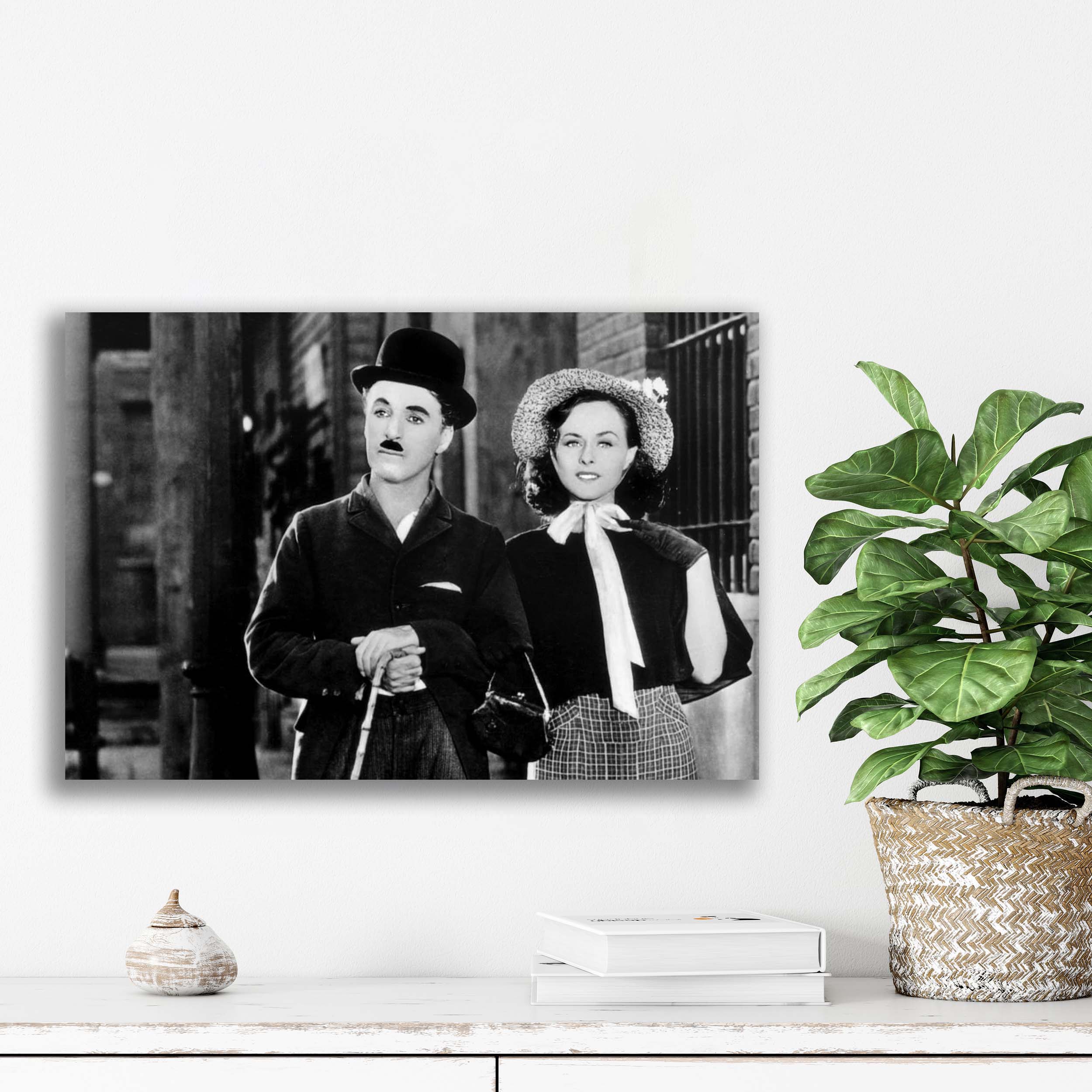 تابلو شاسی آتریسا مدل چارلی چاپلینCharles Chaplin