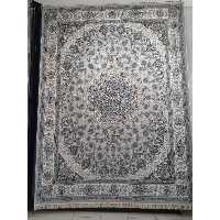 فرش ماشینی 1000 شانه اصل تراکم 3000 طرح با کد 4003 زمینه  نقره ای12 متری جنس اکرولیک