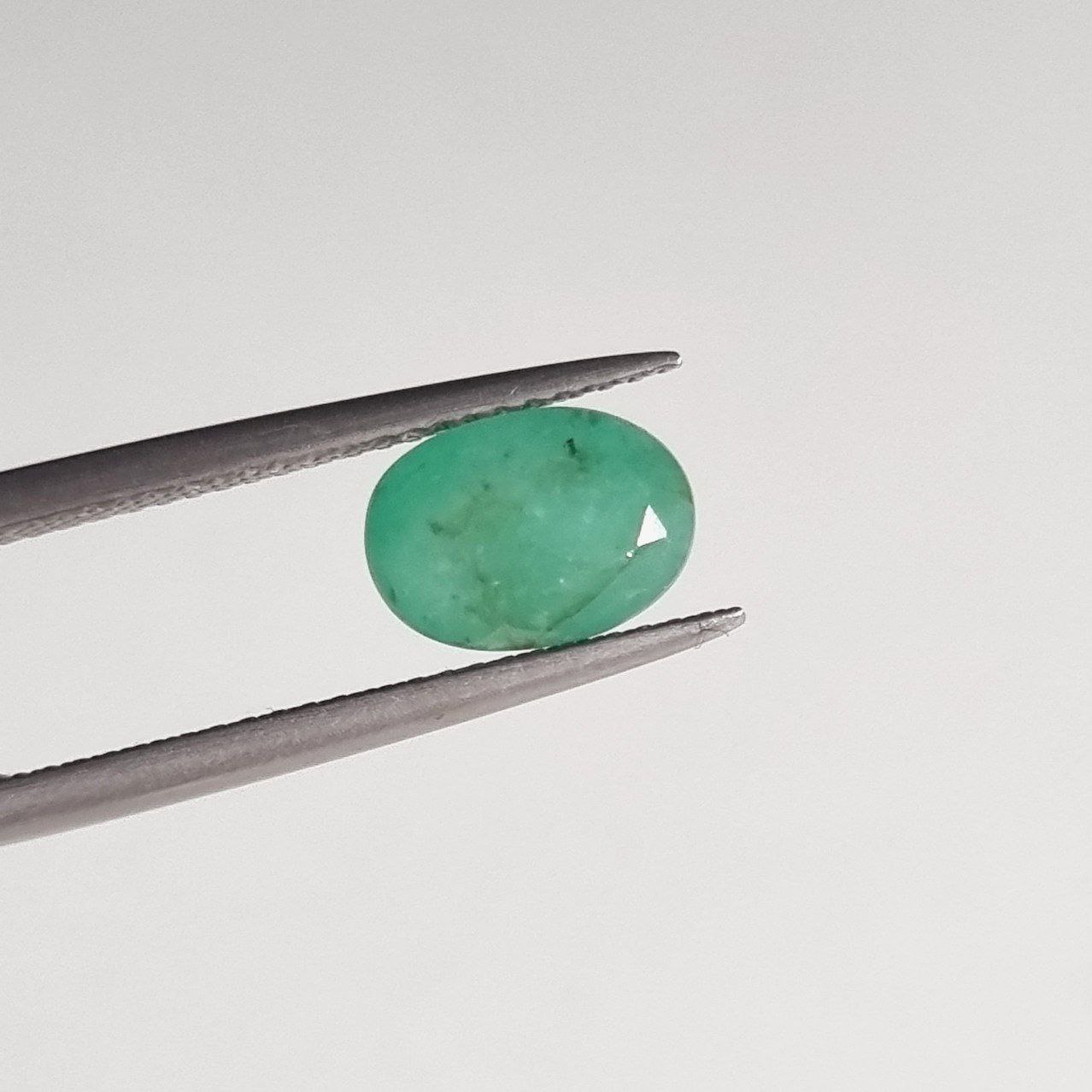 سنگ قیمتی زمرد طبیعی زامبیا بیضی 2075