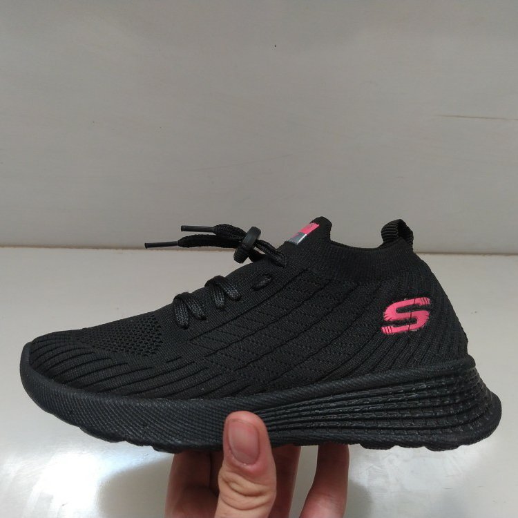 کفش اسکیچرز اسپرت