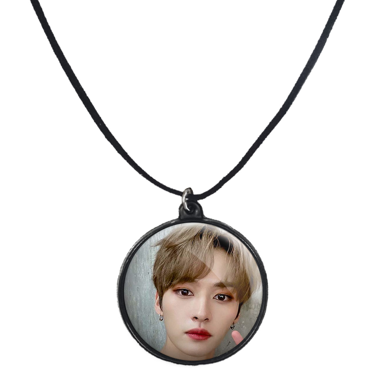 گردنبند پرمانه طرح straykids کد pmb.12230 مدل دو طرفه