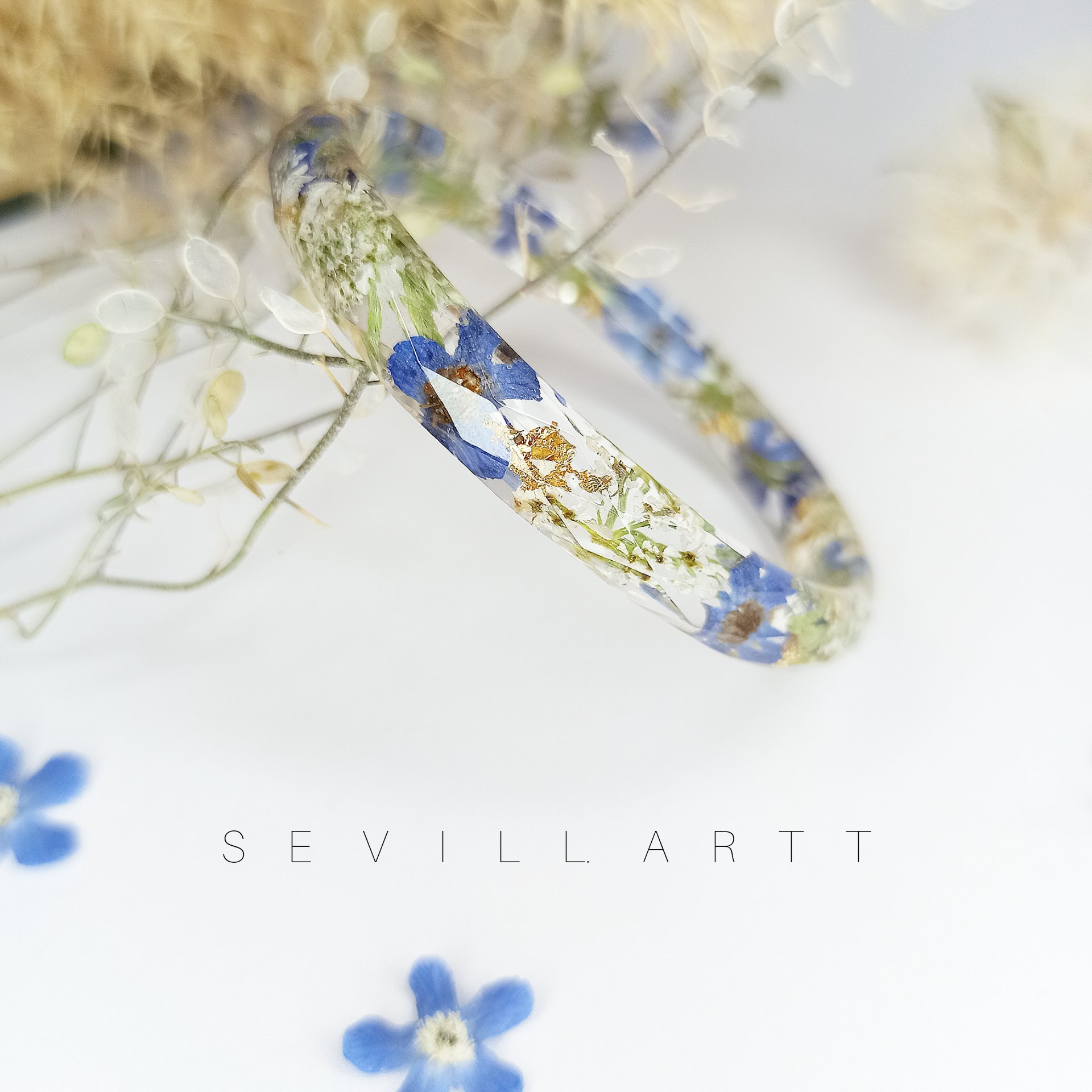 النگو رزینی باریک طرح کریستالی ترکیب گل ابی فراموشم نکن و گل اسپیره سفید ،رنگ ثابت ،مقاوم،ضدحساسیت