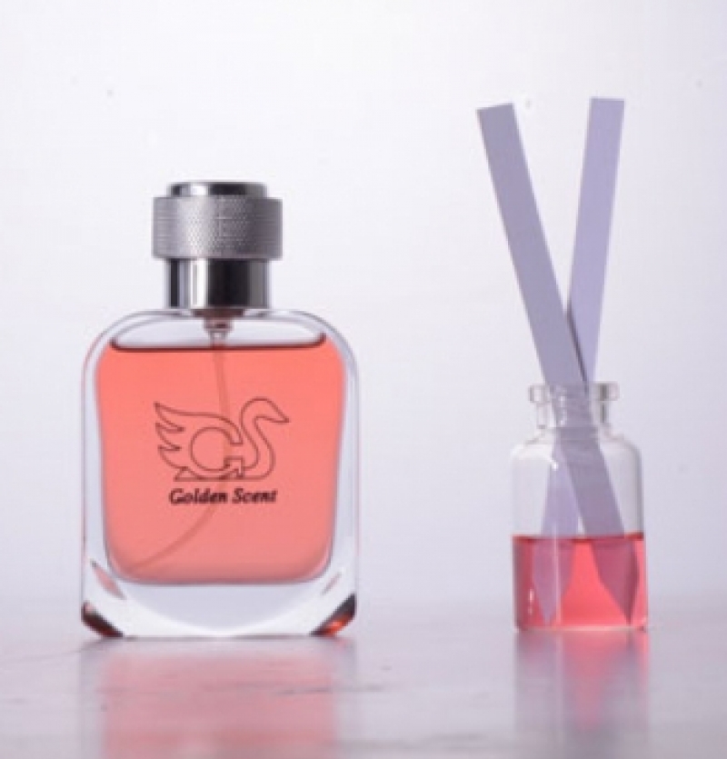عطر اودموزل دجیونچی امبر ولورز جیونچی (پرفیوم)رایحه طلایی