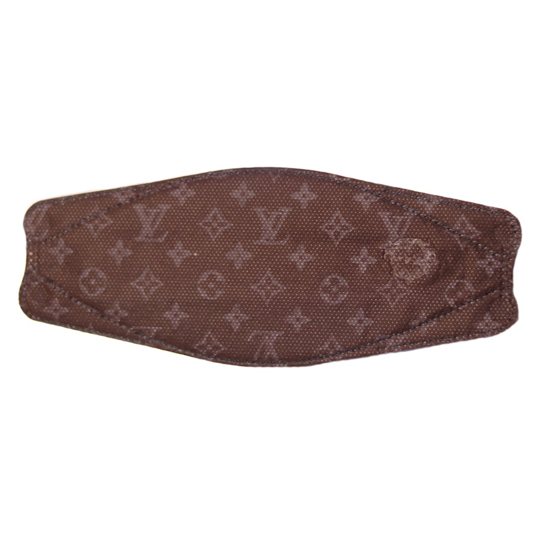 ماسک سه بعدی 5 لایه ارمغان رنگ قهوه‌ای طرح ال وی جعبه 20 عددی + 1 عدد ماسک هدیه