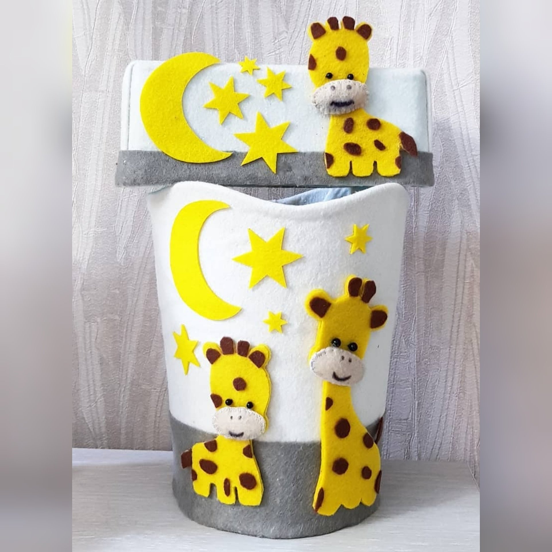 ست سیسمونی کودک و نوزاد،سرویس سطل آشغال و جای دستمال نمدی طرح زرافه