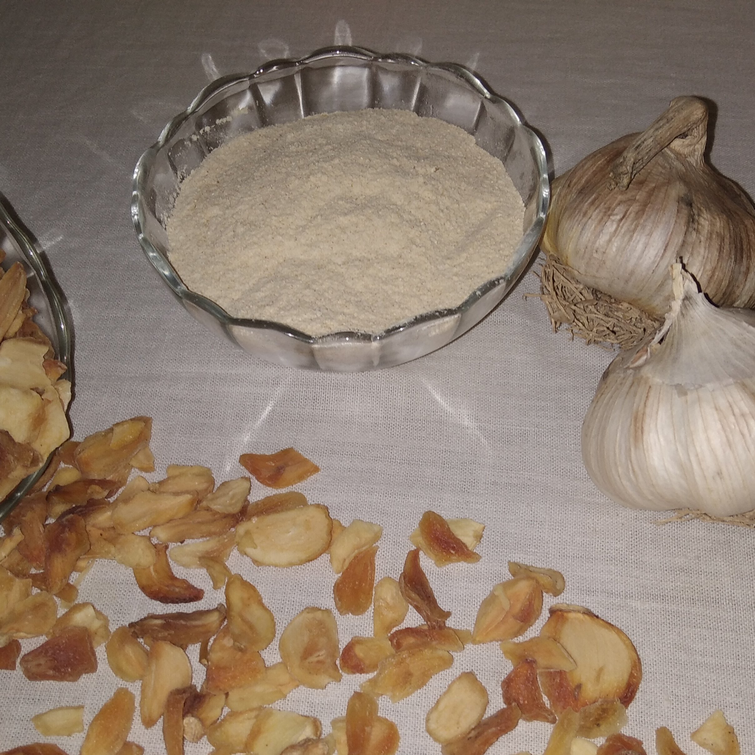 پودر سیر خالص همدان با عطر و بوی عالی