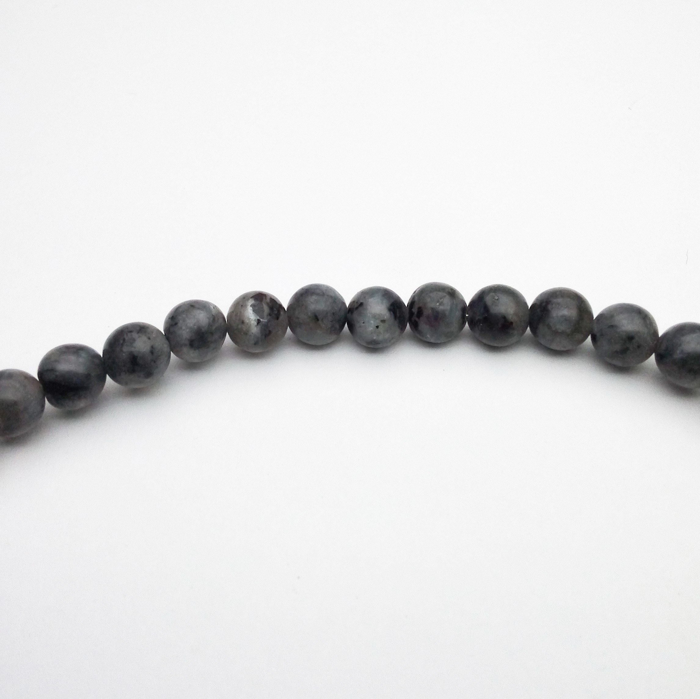 سنگ جید خاکستری سایز 6 (حدود 60 مهره)