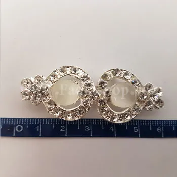 گل سینه جفتی نقره ای