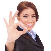 خرید و دانلود عکس زن جوان در حال نشان دادن علامت اوکی برای تبلیغات | پیک فاکس | Pic Fox