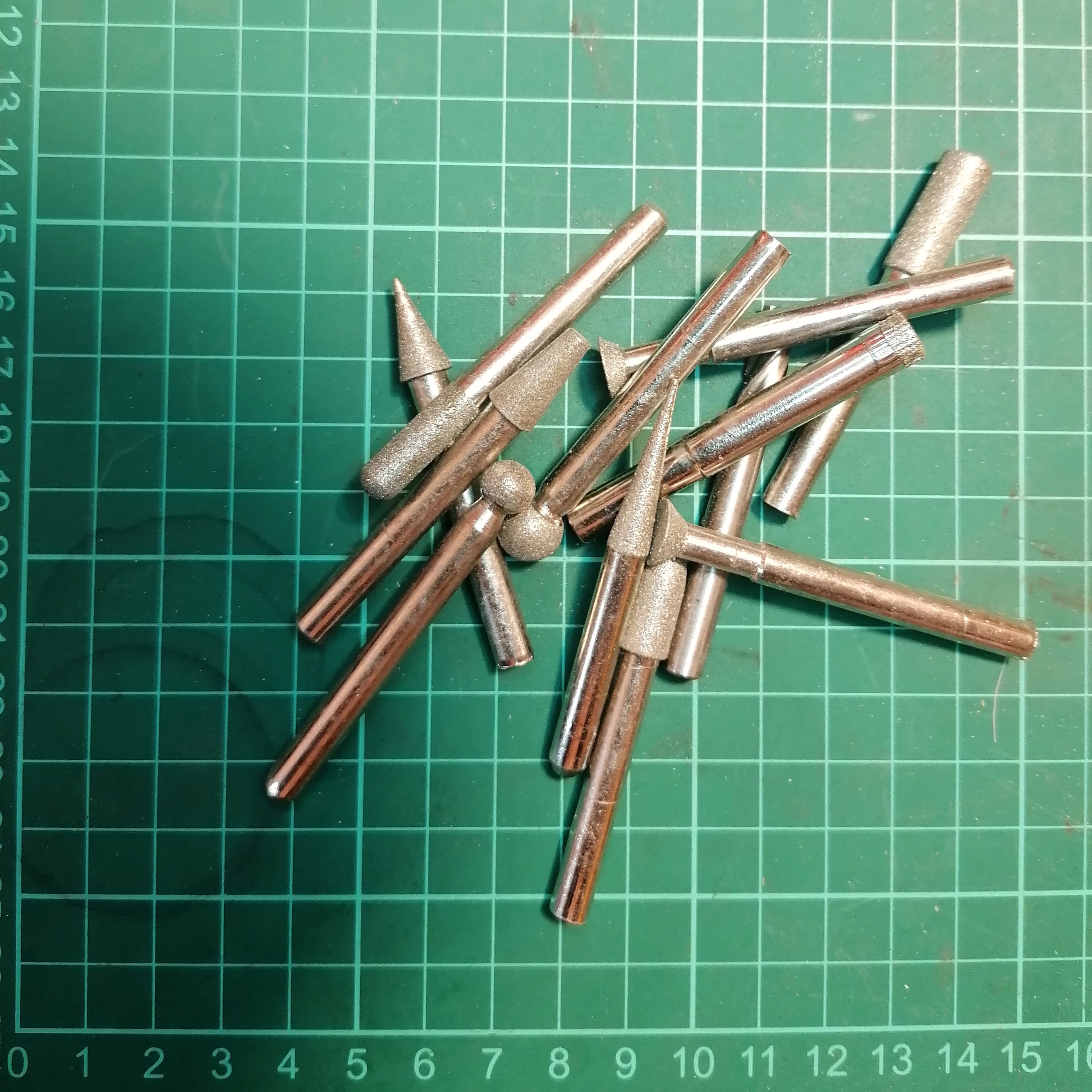 مته فرز  پودری الماسه سنگ و شیشه با شفت 6 میل حرفه ای قیمت 1 عدد