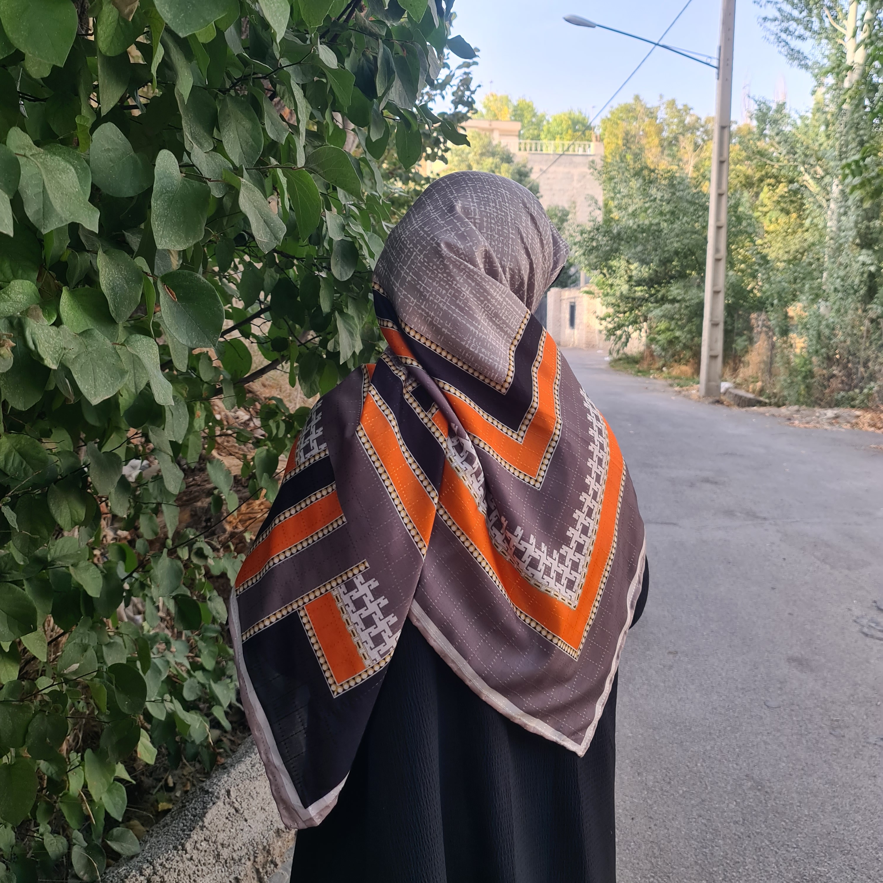 روسری سوپر نخ دور دست دوز قواره بزرگ