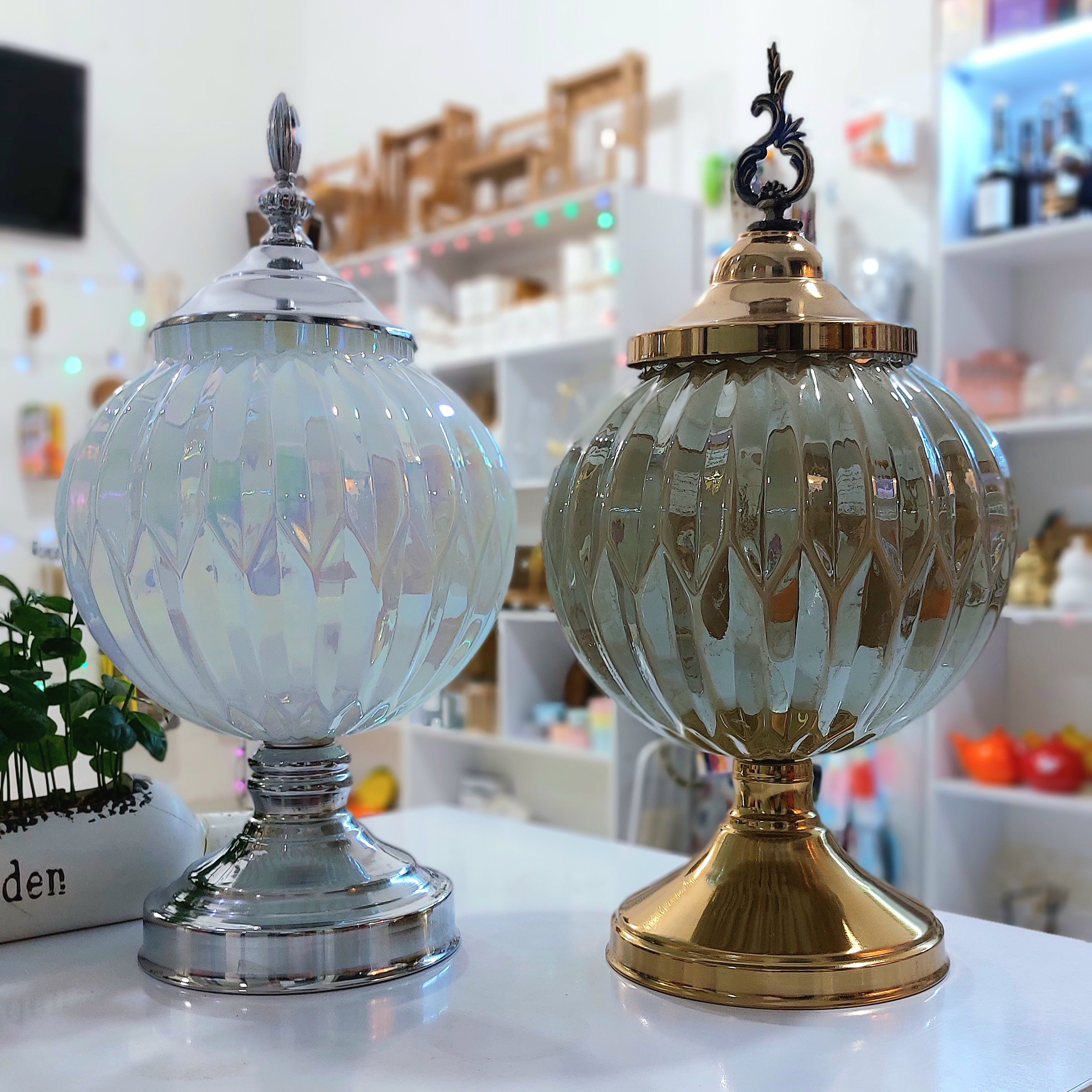 شکلاتخوری پایه دار آنتیک