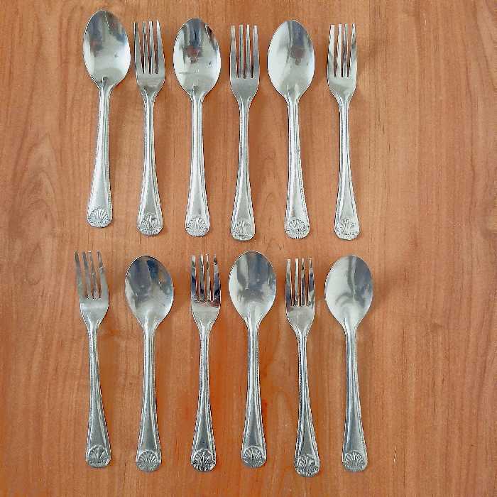 سرویس قاشق و چنگال ۱۲ پارچه مدل طاوس