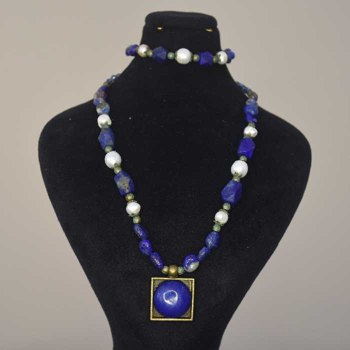 ست گردنبند و دستبند دستساز با سنگ لاجورد افغان و مروارید پرورشی 