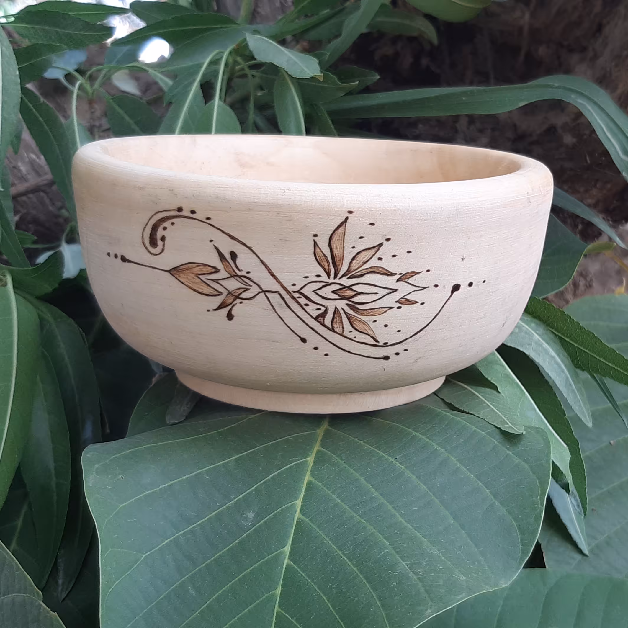 کاسه چوبی