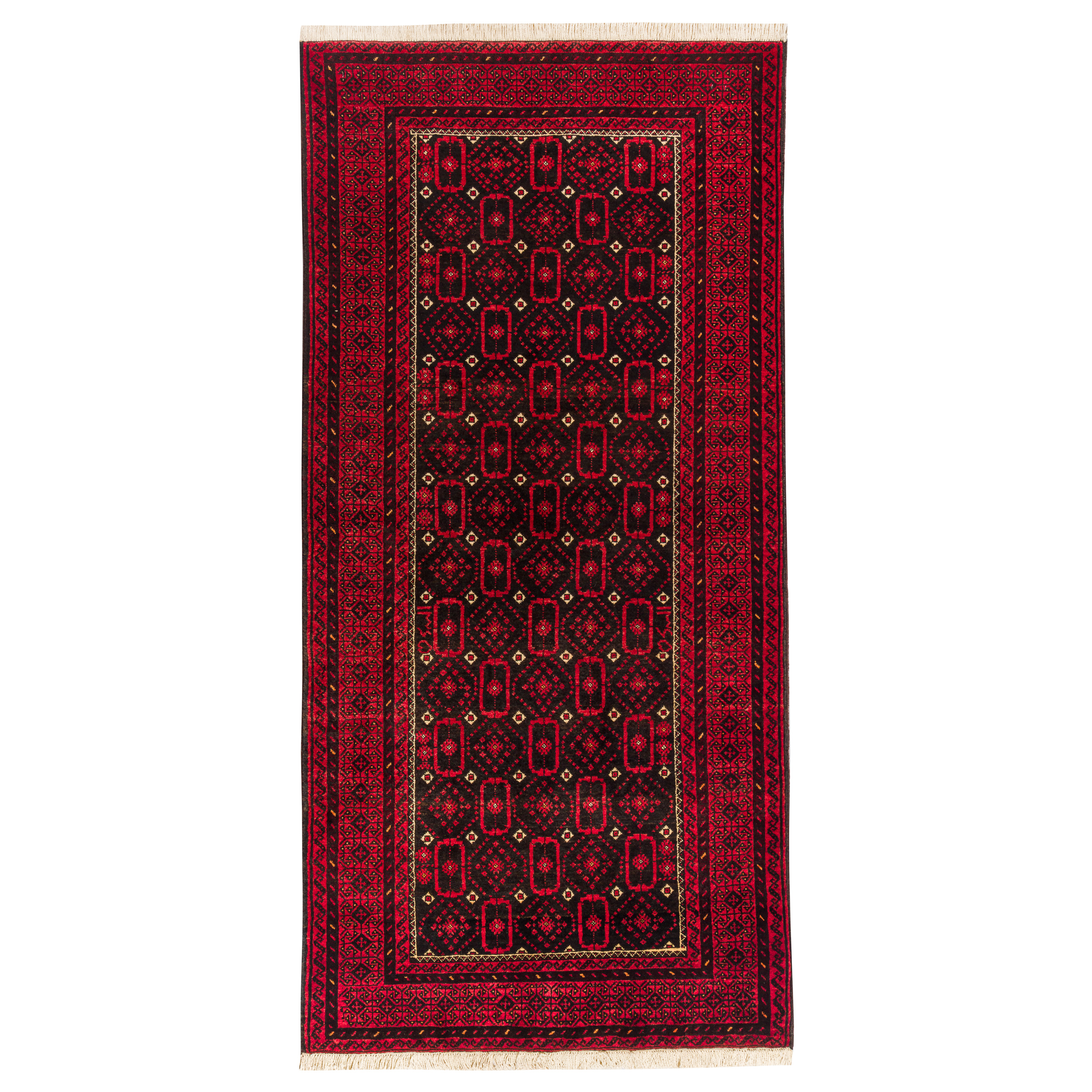 فرش دستبافت دو و نیم متری مدل نقشه بلوچ  کد 34.2741