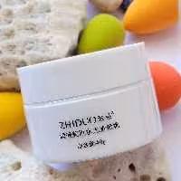 کرم هفت ویتامینه 7V ژیدو
Zhiduo cream

حاوی 7 نوع ویتامین موردنیازپوست
روشن و شفاف کننده پوست
دارای ویتامین سی C فر