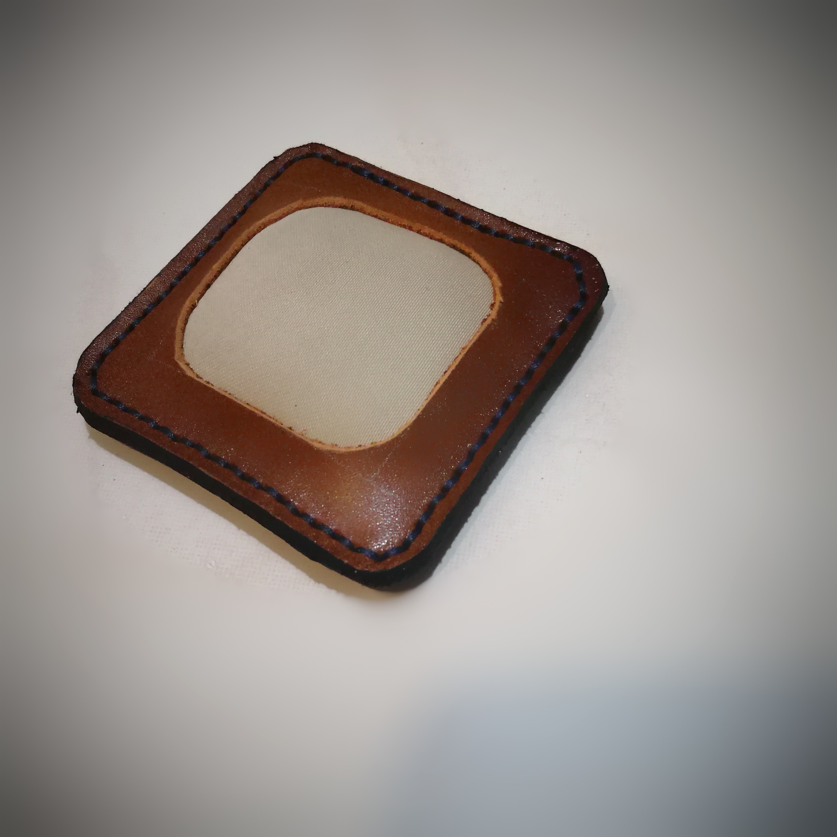 جاسوزن ته گرد با چرم طبیعی دست دوز