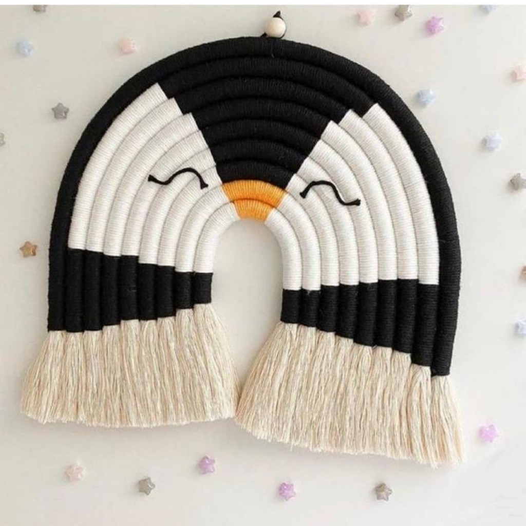 اویز جوجه مکرومه برای اتاق کودک و سیسمونی و اویز ماشین قابل سفارش با طرح و رنگ دلخواه