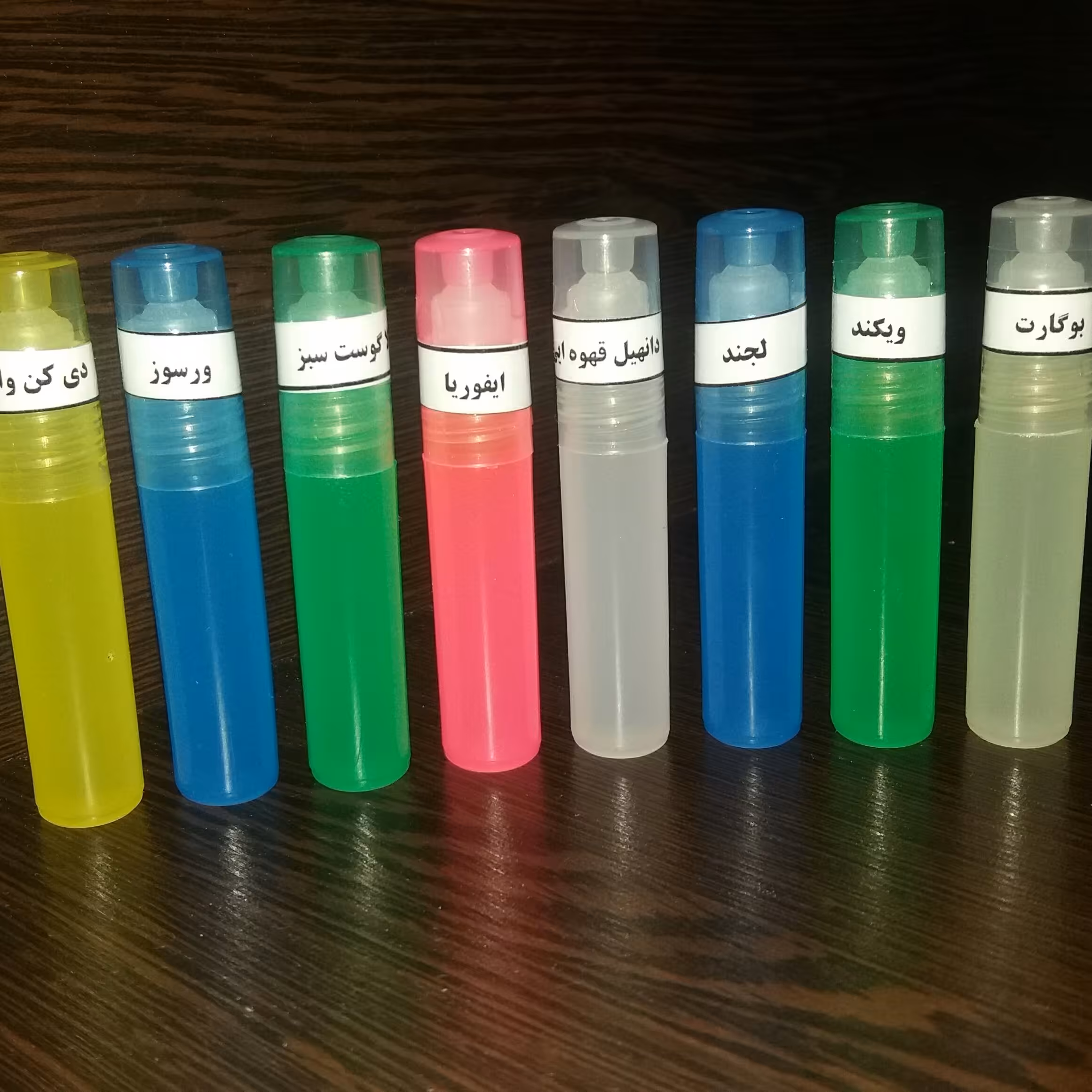 پک8تای عطرهای خوش بو(بوگارت.ویکند.لجند.دانهیل قهوه ای .ایفوریا.لاگوست سبز.ورسوز.دی کن وای)مقدار هر عطر 3میل