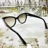 عینک آفتابی زنانه والنتینو مدل VA4106500187