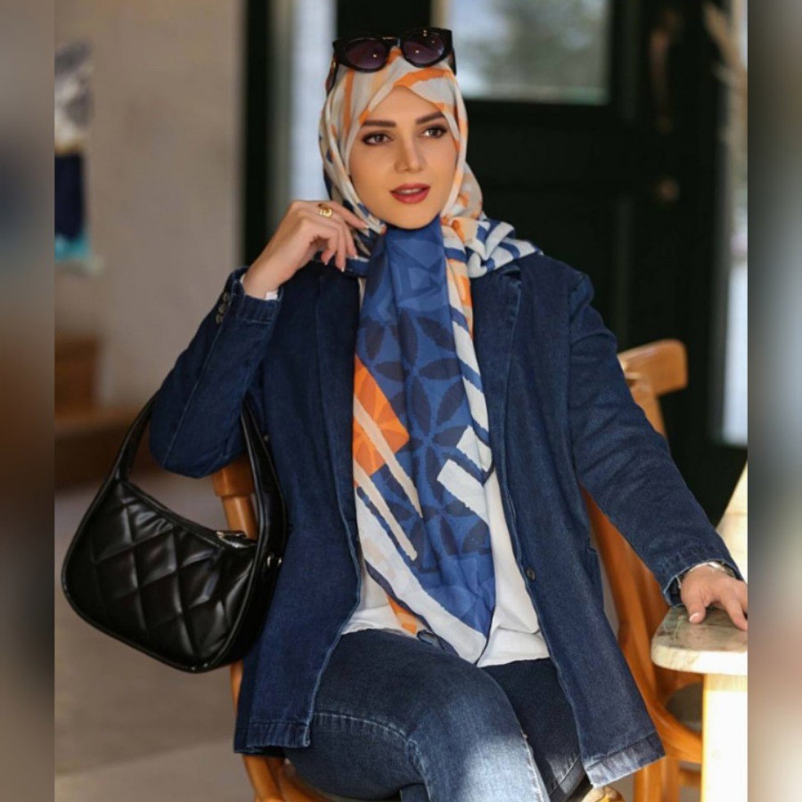 روسری مجلسی عیدانه شیک رنگ آبی نارنجی سفید سورمه ای دور دست دوز