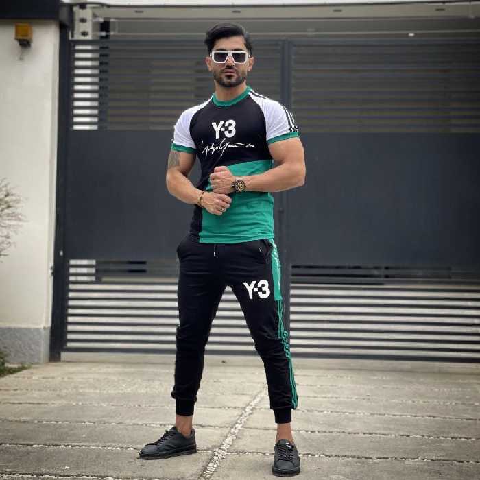 ست تیشرت شلوار ، پنج رنگ ، چهار سایز مدویم ، لارج ، ایکس لارج دو ایکس لارج