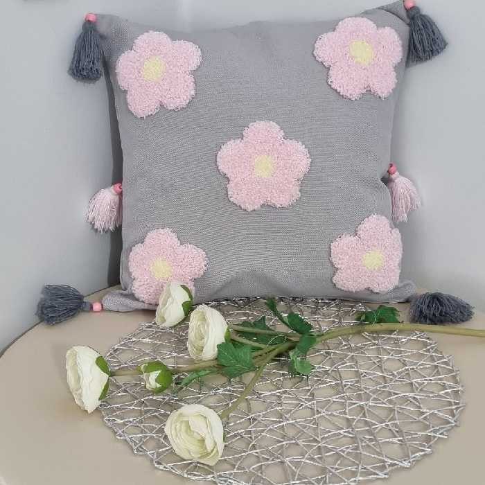 کاور کوسن پانچ دوزی گلهای صورتی