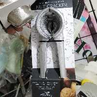 گردو شکن کارا جنس فلزی درجه 1 گردوشکن