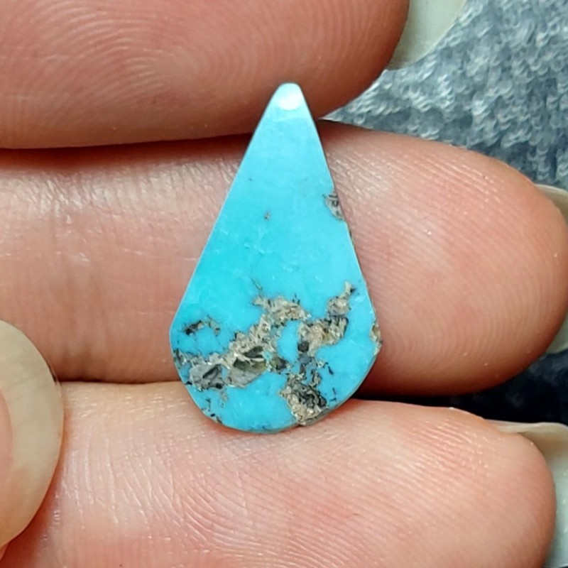 نگین فیروزه اصل نیشابور با تراش اشکی شکل بسیار محشر کدM145