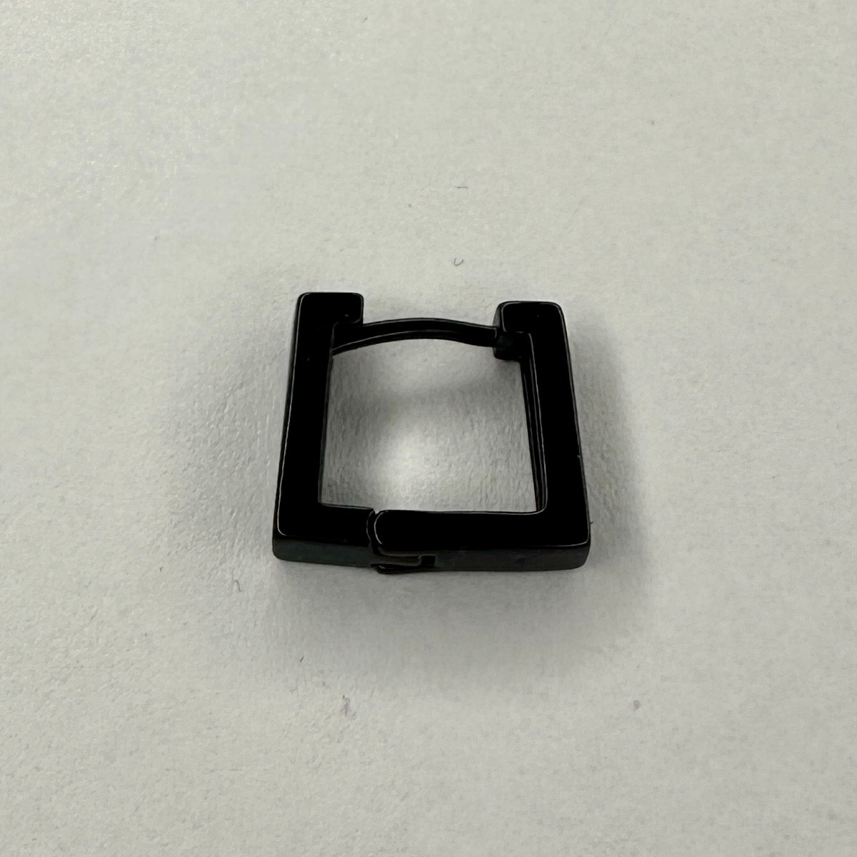 گوشواره طرح مربع رنگ مشکی (یک عدد)