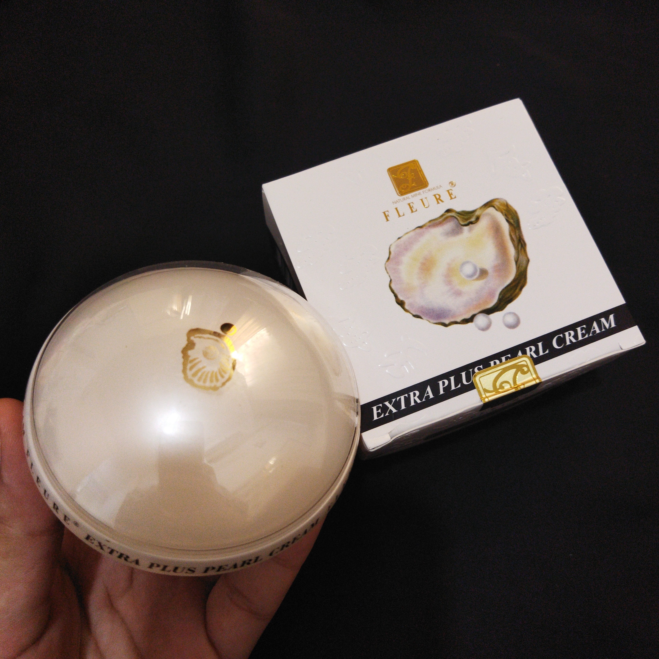 کرم مروارید گونه گذار صورت 