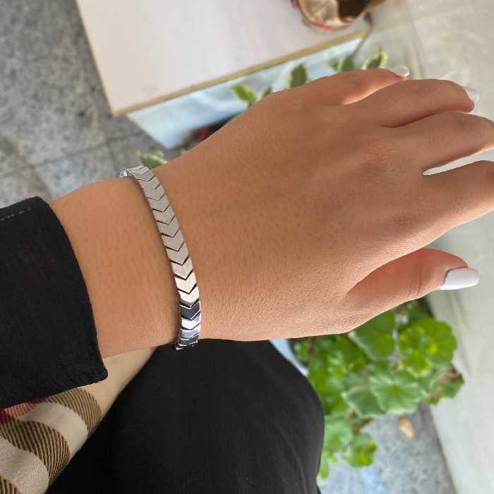 دستبند مدل مثلثی